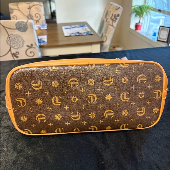 CL Carryland Brown/Tan Faux Leather Monogram Shoulder Bag - Picture 5 of 11